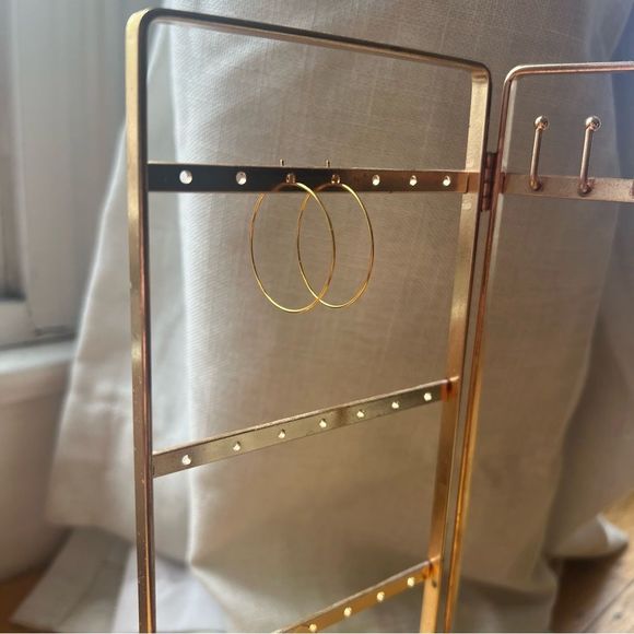 ✨ Dainty Gold Hoop Earrings ✨ - Picture 8 of 12